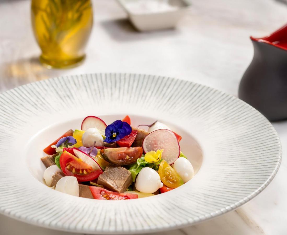Radisson Collection Hotel, Bodrum Akyarlar Exterior foto A salad prepared by the Culinary Arts students