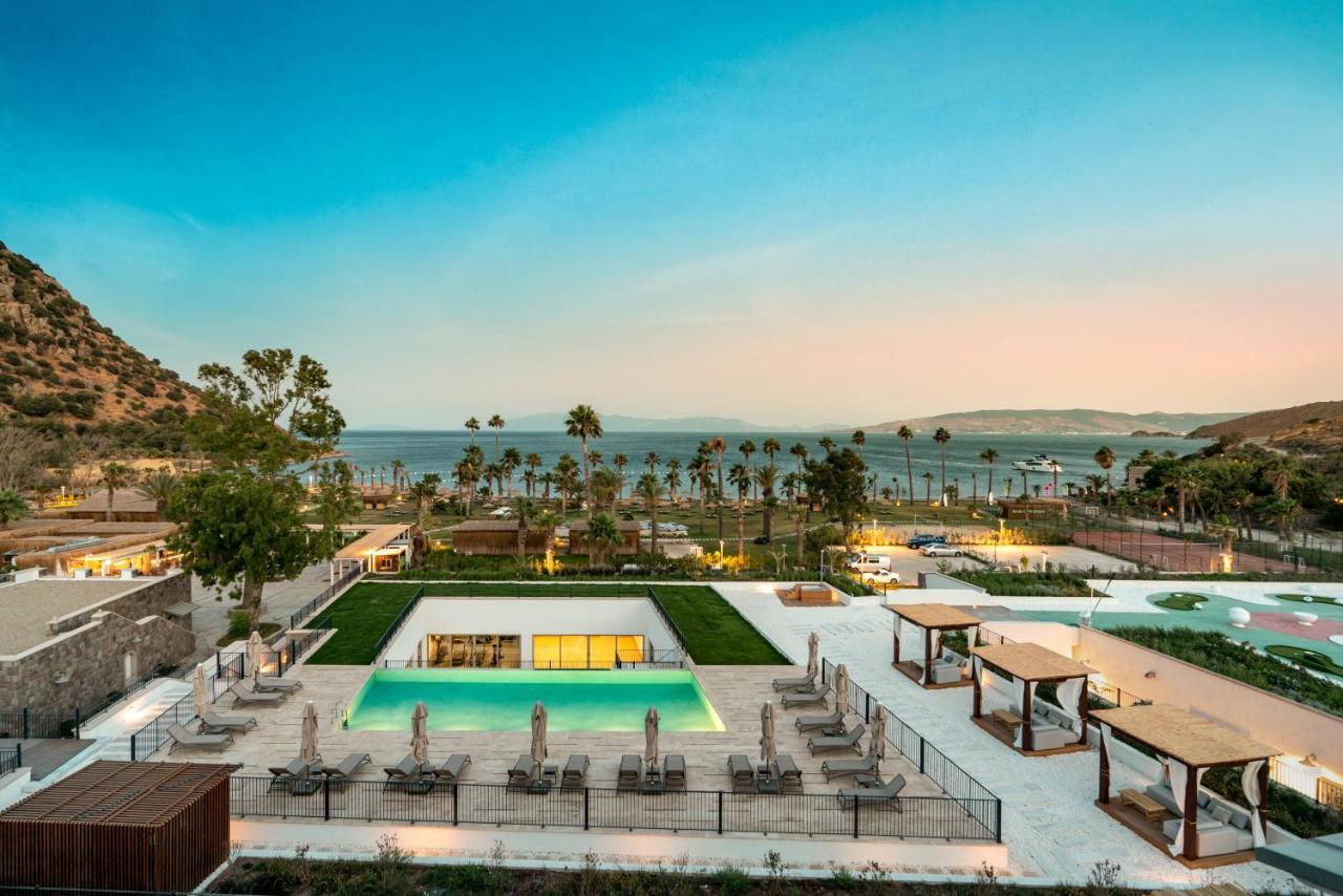 Radisson Collection Hotel, Bodrum Akyarlar Exterior foto The resort's main pool